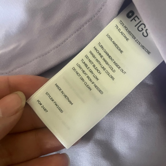 Figs scrub top - Picture 3 of 3